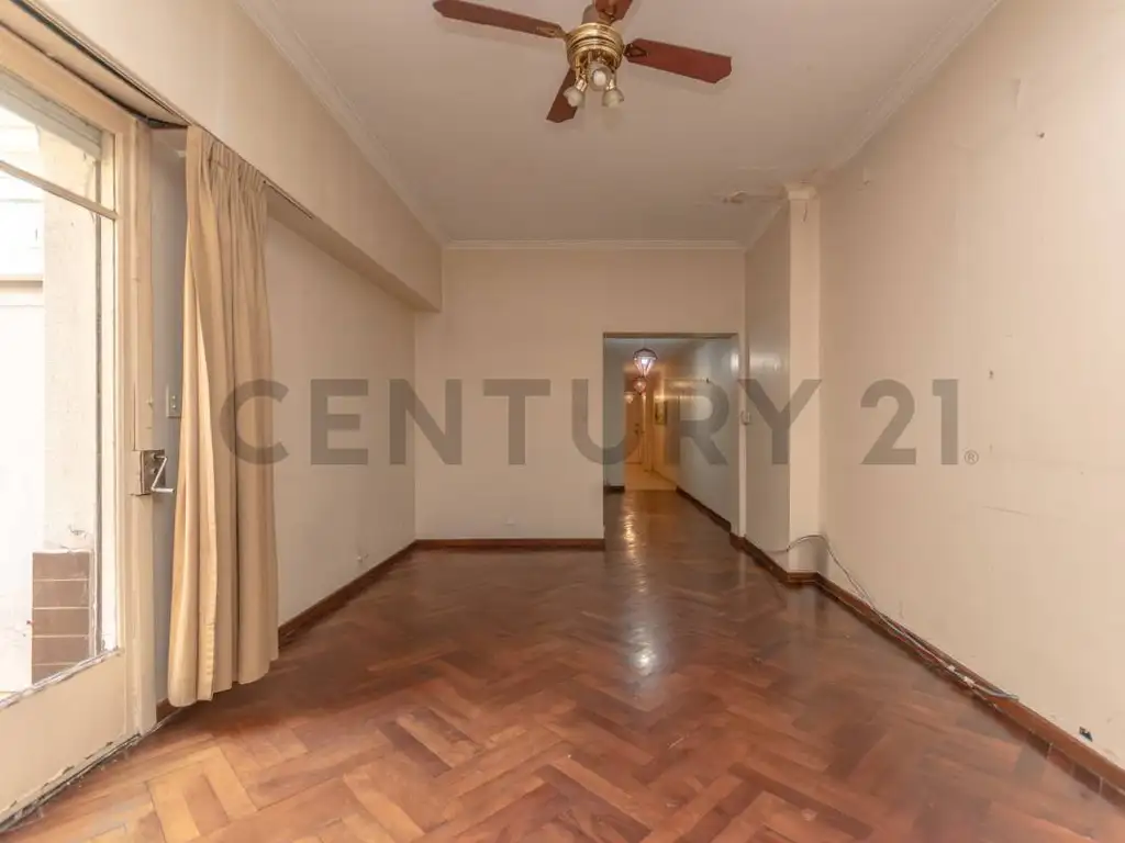 Olleros 2300, Piso 0