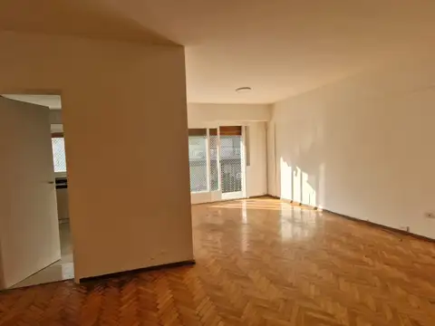 Espectacular 3 Ambientes con Cochera Propia y Vista Abierta – Belgrano/Coghlan