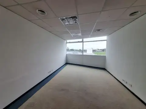 Oficina en Venta con 29 cocheras