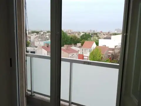 2 AMBIENTES CON BALCÓN Y PARRILLA - APTO CRÉDITO