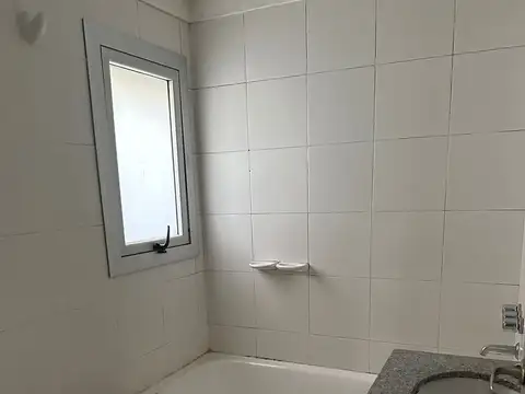 Departamento en Alquiler en Coghlan, $ 790.000