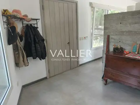 Casa 6 ambientes con 4 baños