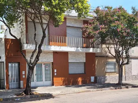 Gran Oportunidad   Casa de dos pisos muy cerca de la cancha de Central