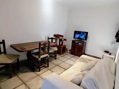 HERMOSO DEPARTAMENTO FRENTE EN MUY BUENA ZONA RESIDENCIAL