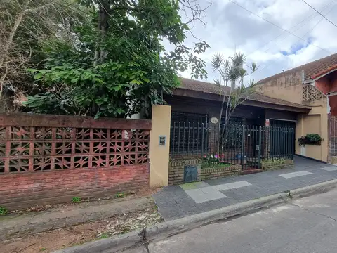 Casa en venta en Castelar Sur
