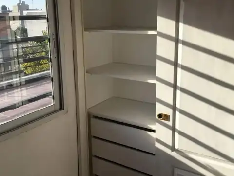 Oficina 18 ambientes con 6 baños