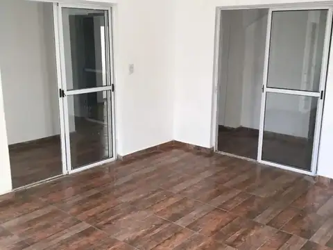 Edificio Comercial en Venta - 12 Dormitorios 6 Baños - 390mts - San Vicente