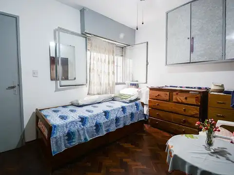 VENTA APARTAMENTO 2 DORM CON PATIO GOES CON RENTA