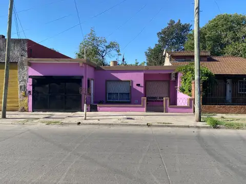 Casa en José C. Paz, con tres dormitorios - ¡Apta crédito hipetecario!