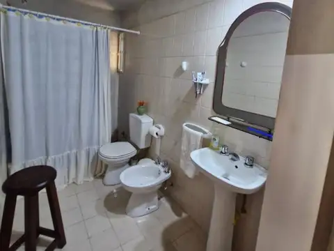 Casa 2 ambientes con 1 baño