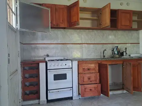 VENTA Casa a Refaccionar 2 dorm. parque - LA PLATA