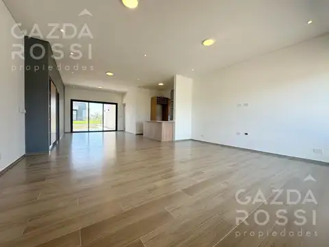 Casa 4 dormitorios  con piscina a estrenar  en Barrio San Felipe