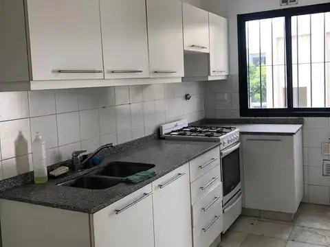 Departamento en Alquiler en San Isidro Vias / Rolon, USD 500