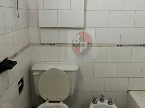 LINDO DEPTO 2 AMB. 1º X ESCALERA AL FRENTE CON BALCON