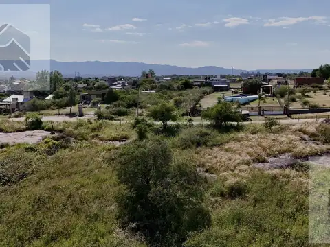 Terreno en venta en Barrio Tanti Lomas de 1000 metros.