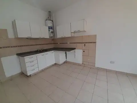 Casa en Venta en Castelar, USD 125.000