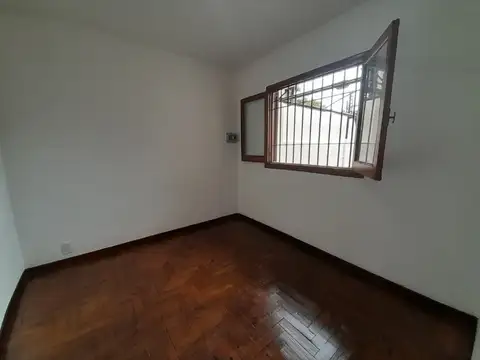 Casa en Venta en Castelar, USD 125.000