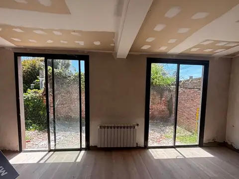 DUPLEX 3 DORMITORIOS CON PATIO CENTRO TANDIL