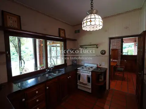 Casa 5 ambientes con 4 baños