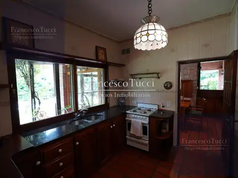 Casa 5 ambientes con 4 baños