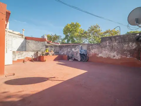 Venta Casa en lote propio con terraza - Cortejarena al 3500 Parque Patricios