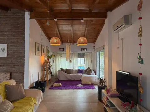 Casa en Venta en Coronel Dominguez, USD 110.000