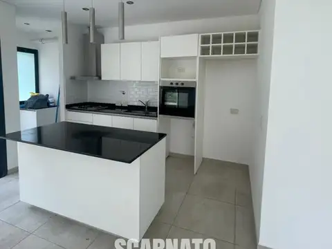 Casa 4 ambientes con 4 baños