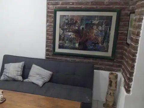 Casa 8 ambientes con 2 baños