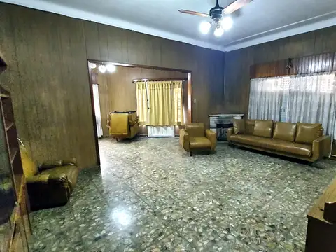 Casa en Alquiler con 1 cochera