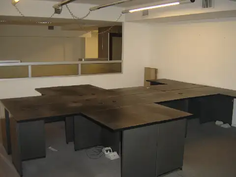 Oficina 7 ambientes con 3 baños