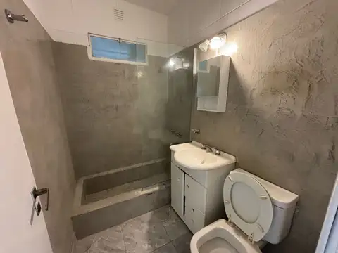 Casa en alquiler a metros de Av. Mitre