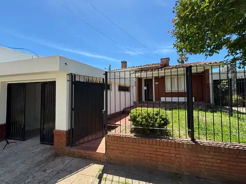 Casa en alquiler a metros de Av. Mitre 