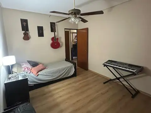 Departamento 6 ambientes con 2 baños