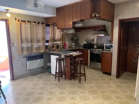 CASA CON GALPON TOTAL 466 m2 CUBIERTOS