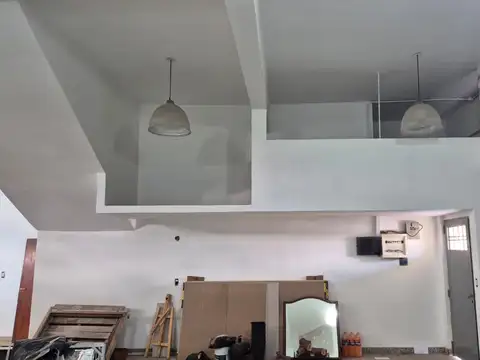 Local en Alquiler Via Púb.