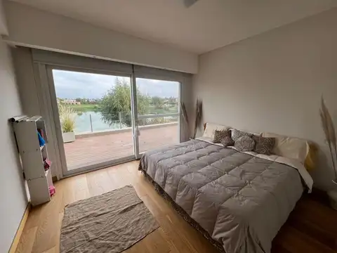 Casa  en Venta a la laguna en El Cantón, Escobar, G.B.A. Zona Norte