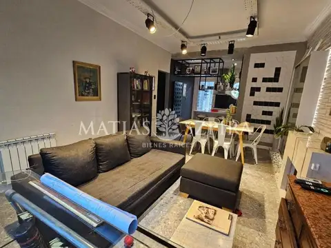Depto Tipo Casa en Venta de 3 ambientes
