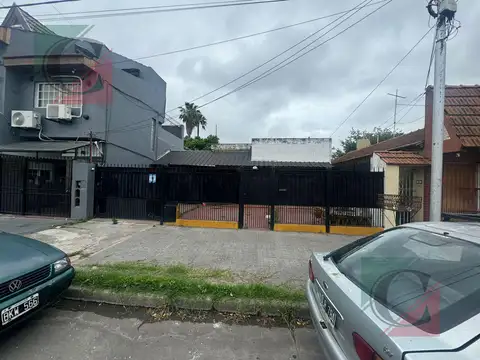 Casa 3 ambientes   depto 2 ambientes y galpon