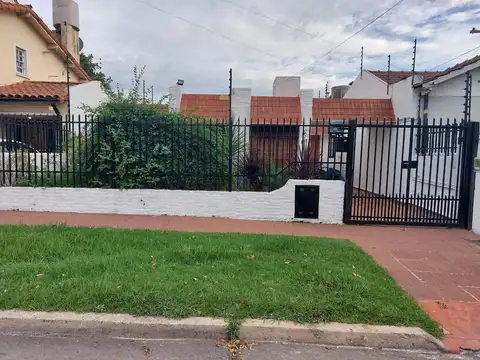 MODERNA CASA   COCH 2 AUTOS PISCINA 3 DORM SUPER EQUIPADA