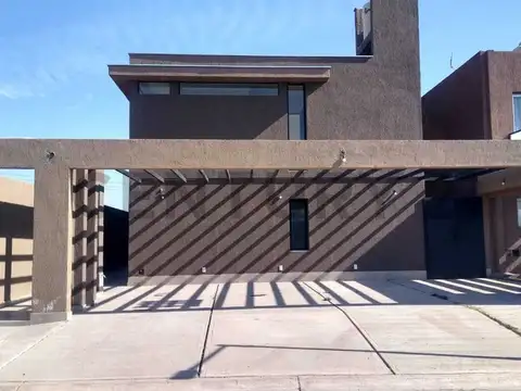 VENTA DUPLEX CON GRAN 2 PATIOS -