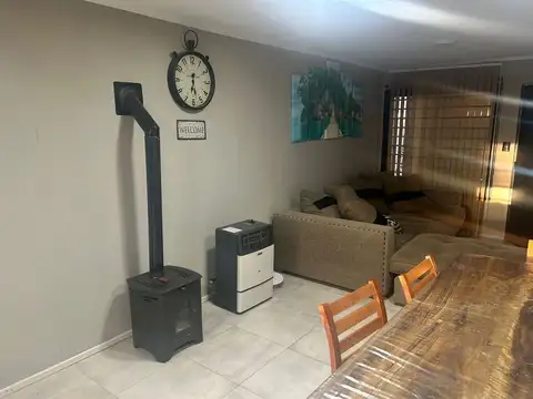 Casa 5 ambientes con 2 baños