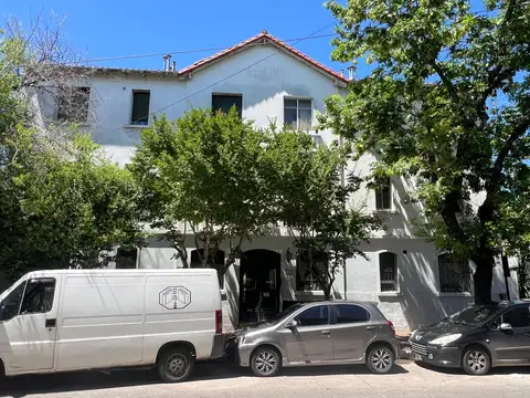 San Isidro, Depto 4 Amb. 2° Piso por Escalera. Excelente Ubicación. A 4 cuadras de Avenida.