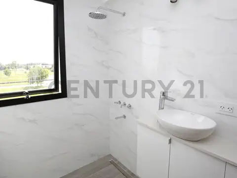 CASA EN VENTA EN GONNET TIPO DUPLEX ( EN COMPLEJO CERRADO )