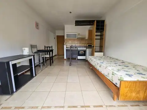 Venta departamento monoambiente con balcón y amenities barrio Abasto, Rosario