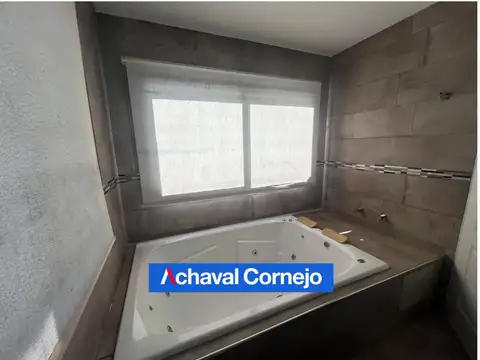 Casa en Alquiler de 4 dormitorios