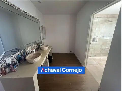 ALQUILER | Casa al agua 3 dormitorios, escritorio y muelle. Barrio Muelles, Puertos