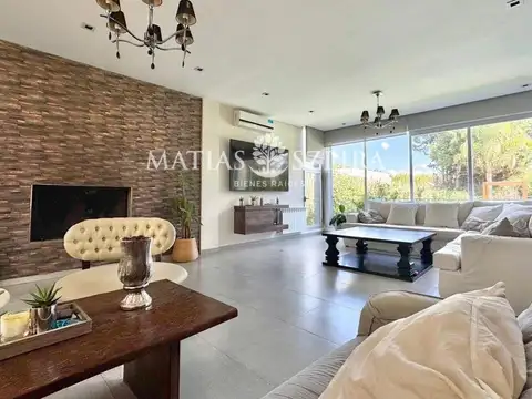 Casa 7 ambientes con 5 baños