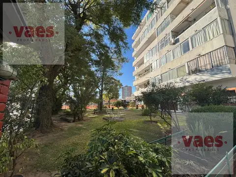 ALQUILER – Departamento de 1 dormitorio con cocina separada en complejo cerrado