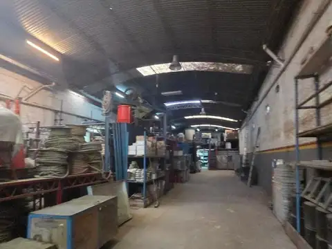 Galpón o Deposito en venta en Banfield. Accesos estratégicos a Gral Paz y Uriarte