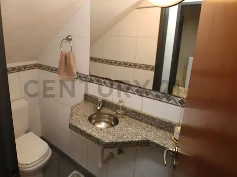 Casa 7 ambientes con 3 baños